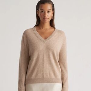 Quince Mongolian Cashmere Relaxed V Neck Sweater Size M